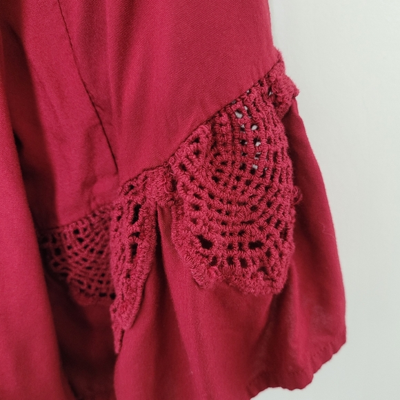 New York & Company Rayon Cotton Romantic Crimson Lace Elegant Blouse Size Medium - Picture 5 of 11